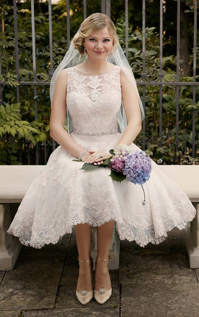 New-York-Bride-Groom-Charlotte-Essense-Of-Australia-short-lace-wedding-dress-D2101