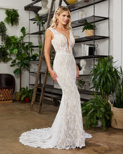 New-York-Bride-Groom-Charlotte-NC-belovedbycasablancabridal-wedding-gown-style-bl330-arden
