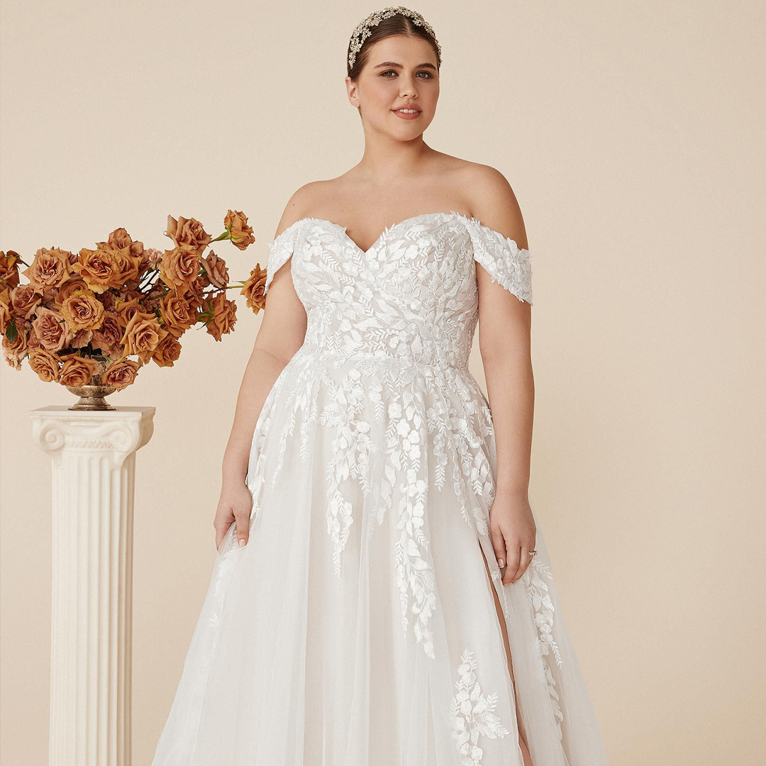 Carlee_Justin-Alexander_plus size wedding dress collection
