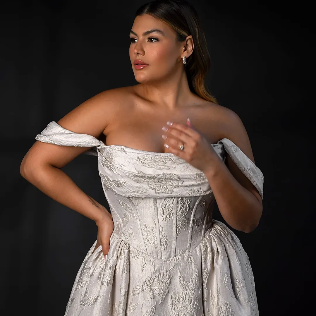 Curvy gowns Charlotte NC Essence of Australia Everybody Everybride